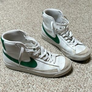 Nike White and Green Sneakers Classic Mid-Top Design